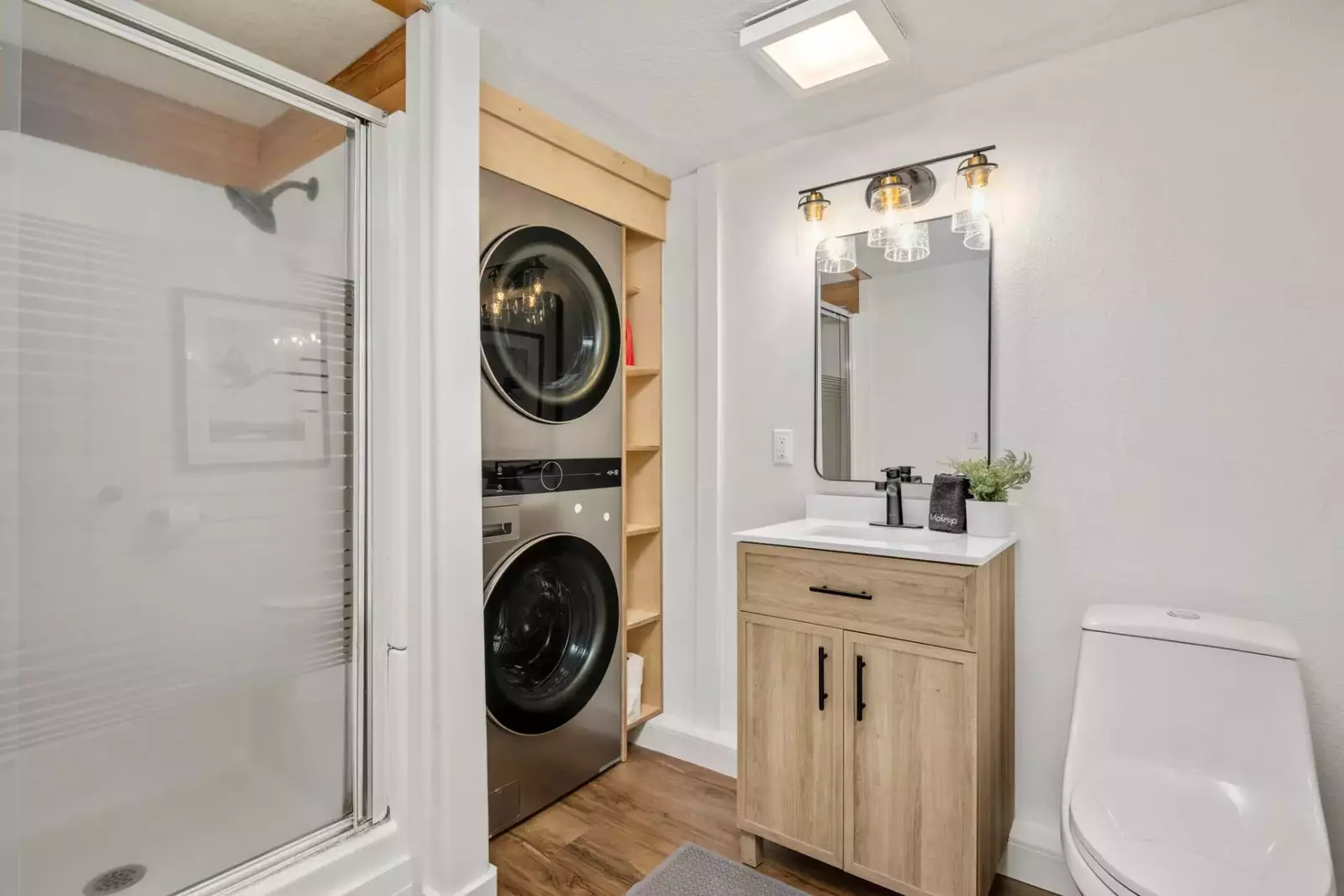 This rental has an up to date washing machine and dryer for guest use.