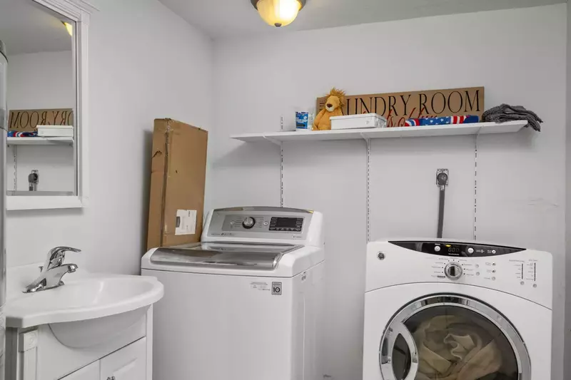 This rental has an up to date washing machine and dryer for guest use.