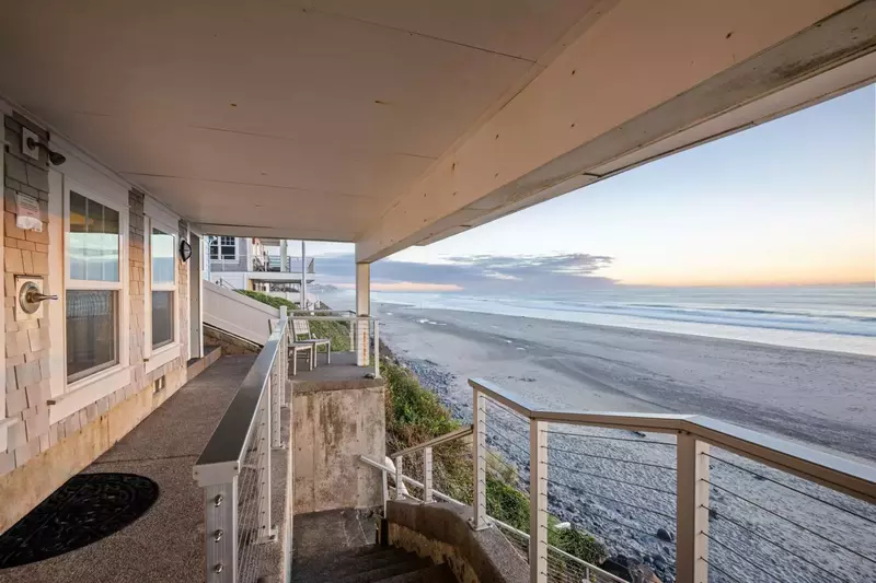 Private beach access means the beach is only a few steps away!