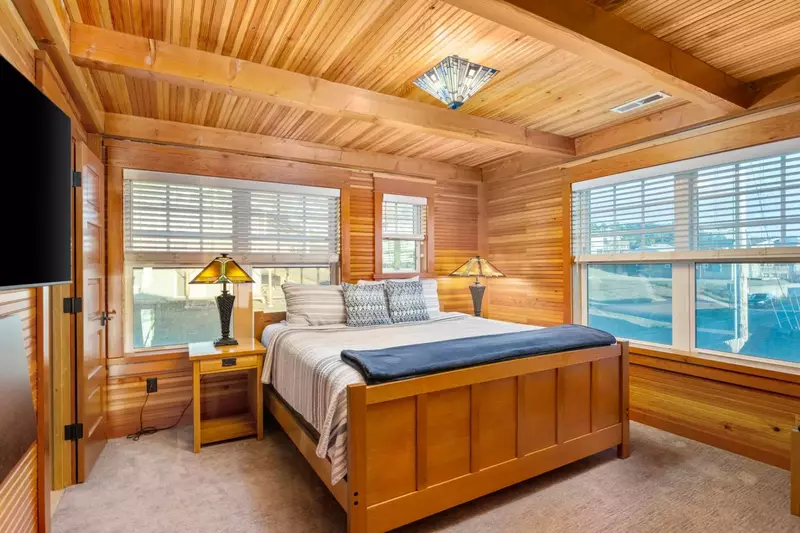 "The perfect home for our family of 10 to meet up. Spacious enough to do different activities, yet close enough" - Heather