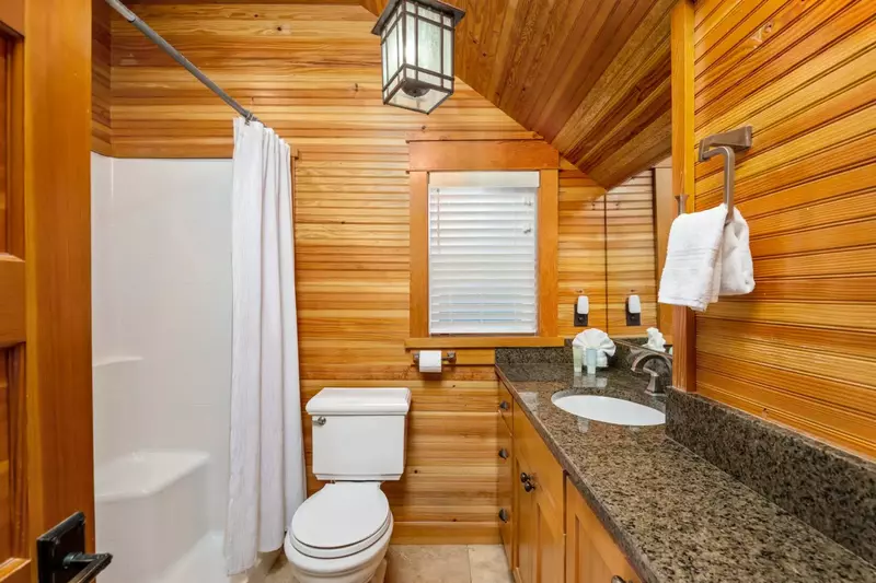 All the bathrooms have a lovely beach cabin design with excellent water pressure.