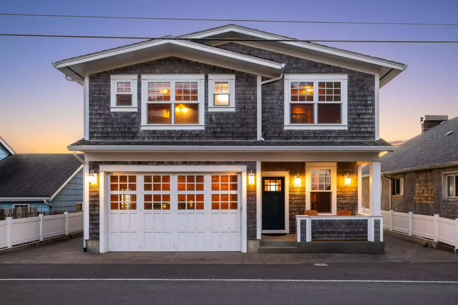 Lincoln City is south of Cannon Beach & Seaside and north of Newport. Use this rental as a base camp to explore the Oregon Coast.