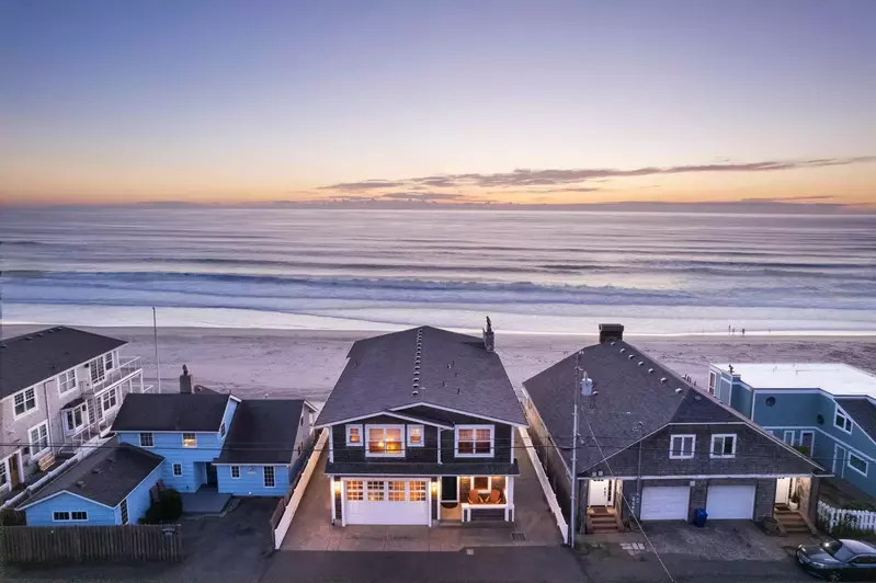 "Beautiful home with lots of bedrooms as well as extra bathrooms. Very clean, and the kitchen was really well equipped." - Marcie