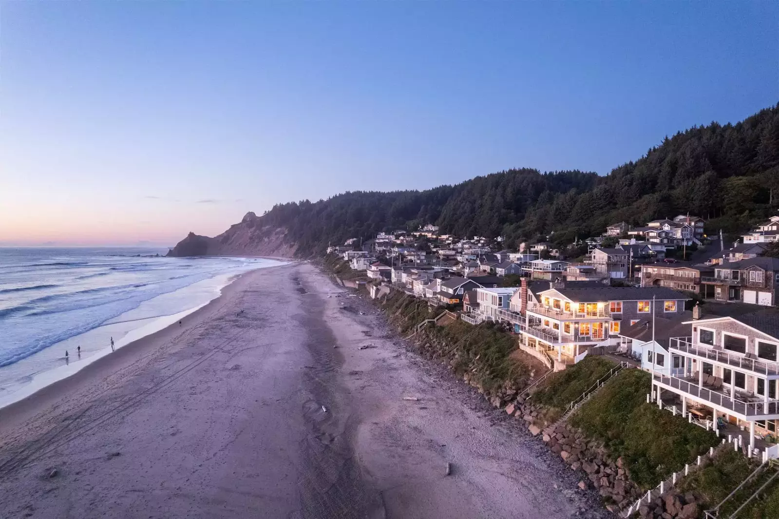 Please reach out with any questions about Lincoln City, the Oregon Coast, or this rental. We hope we get to host you soon!