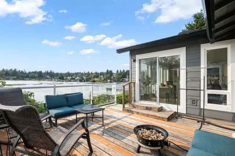 The firepit is an excellent place to relax after a day of exploring the Oregon Coast!