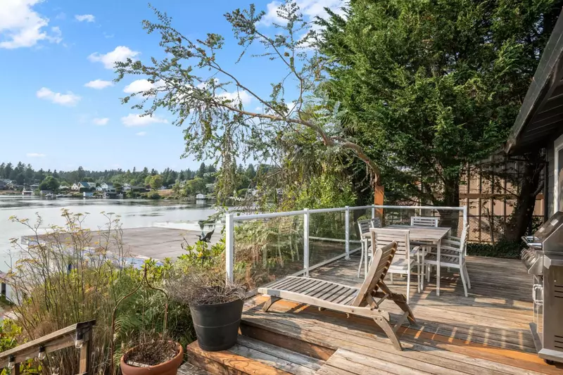 Lincoln City is south of Cannon Beach & Seaside and north of Newport. Use this rental as a base camp to explore the Oregon Coast.