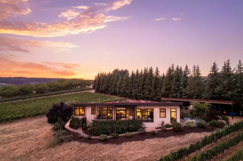 Welcome to Trellis at Baptista Maresh Vineyard! Please enjoy our exquisite rental in the heart of Oregon wine country.