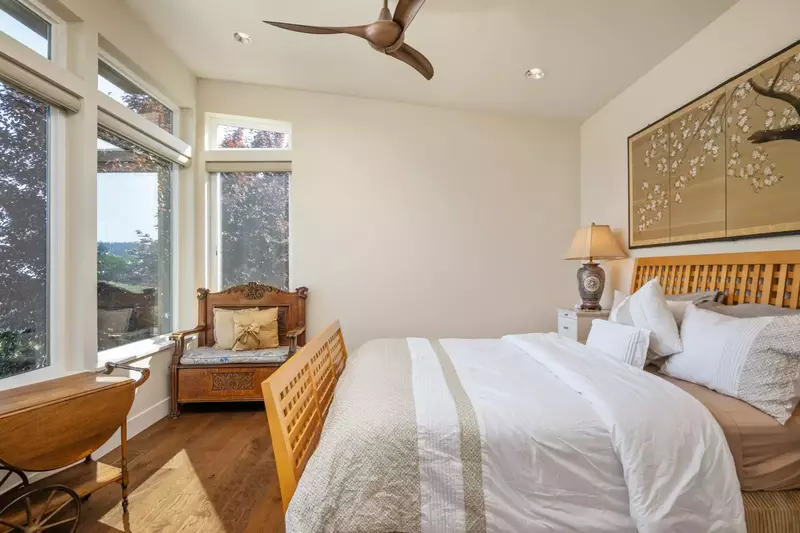 "The kitchen had everything we needed and the beds were very comfortable. We would love to come back!" - Lisa