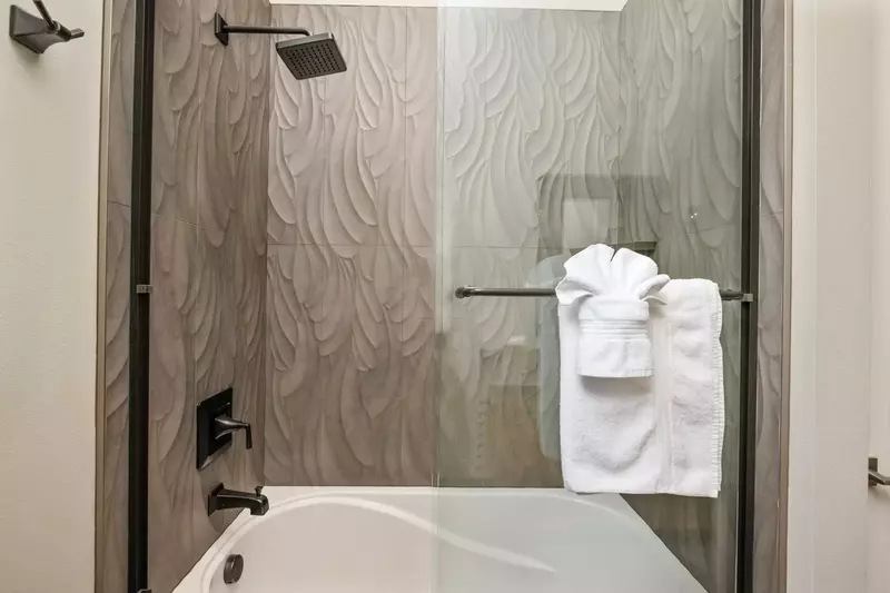 "AMAZING!!! My wife and I stayed here for a long weekend in October, and it was just wonderful." - Matt