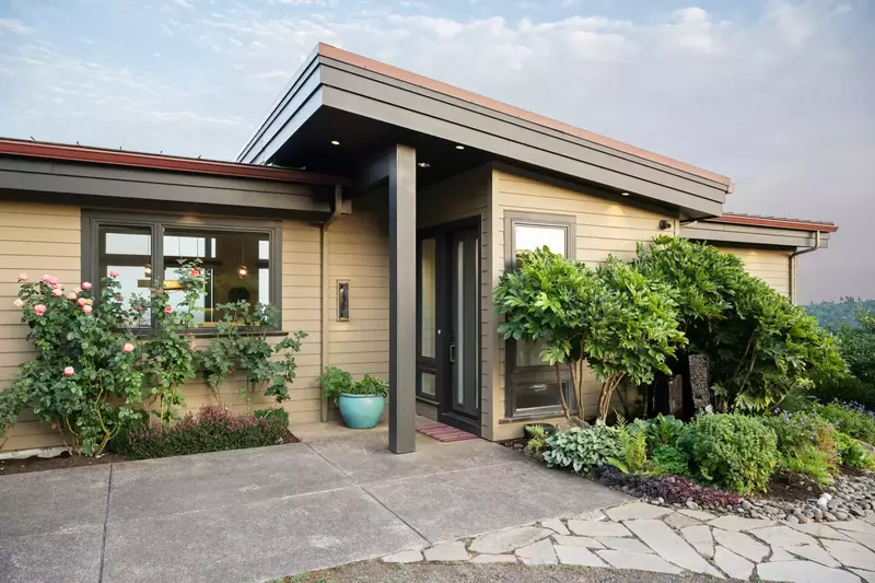 "Our stay was WONDERFUL. This is a pristine spot to come, both in the beautiful home and the gorgeous surroundings" - Julia