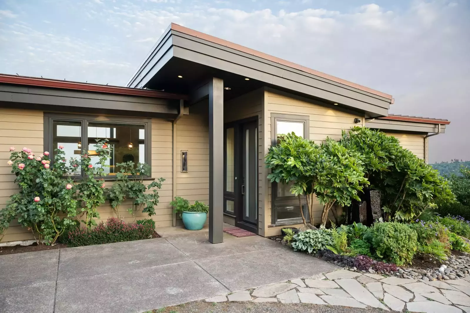 "Our stay was WONDERFUL. This is a pristine spot to come, both in the beautiful home and the gorgeous surroundings" - Julia