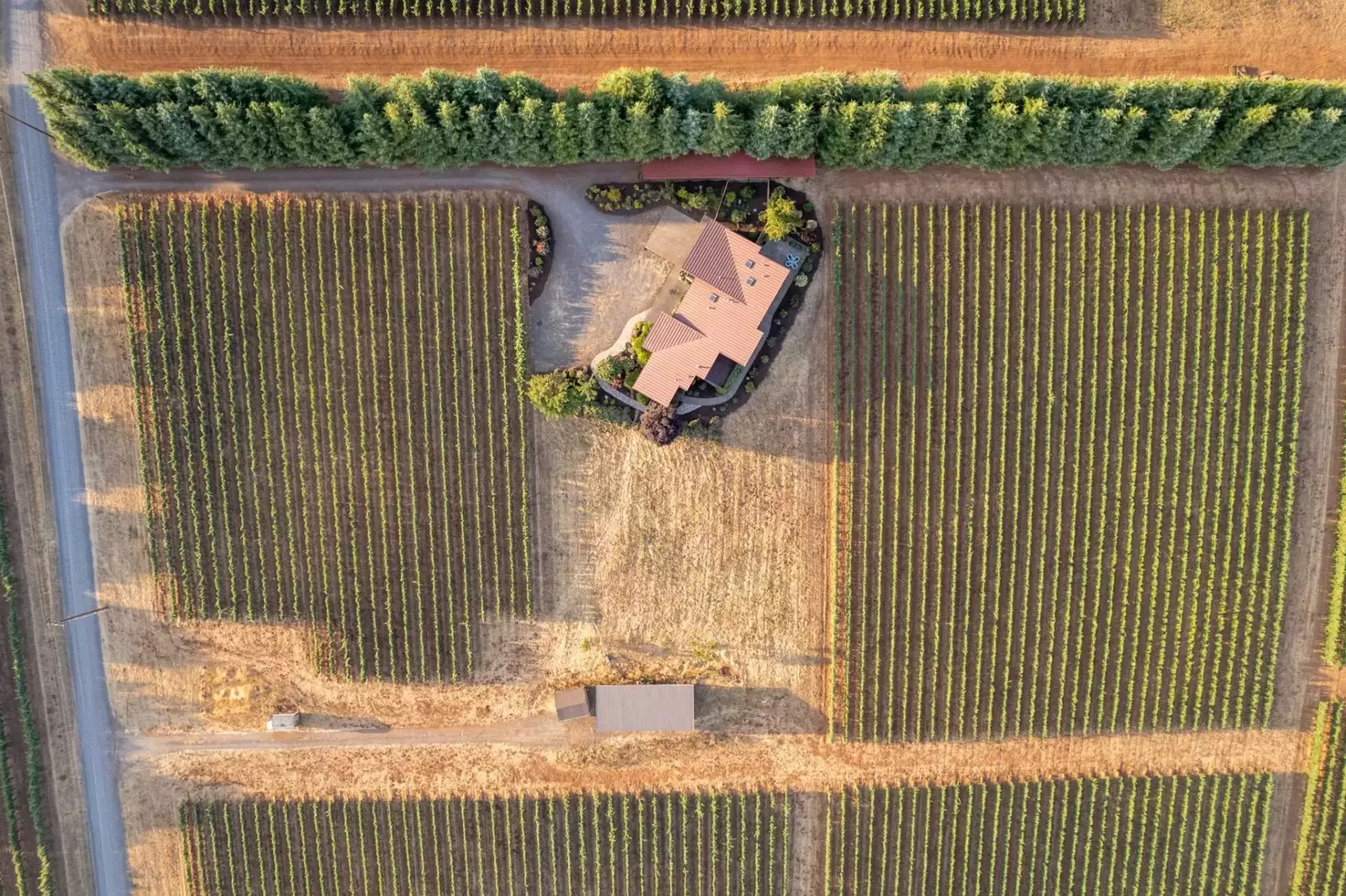 "We could not have asked for a more beautiful setting or a better supplied kitchen." - Jane