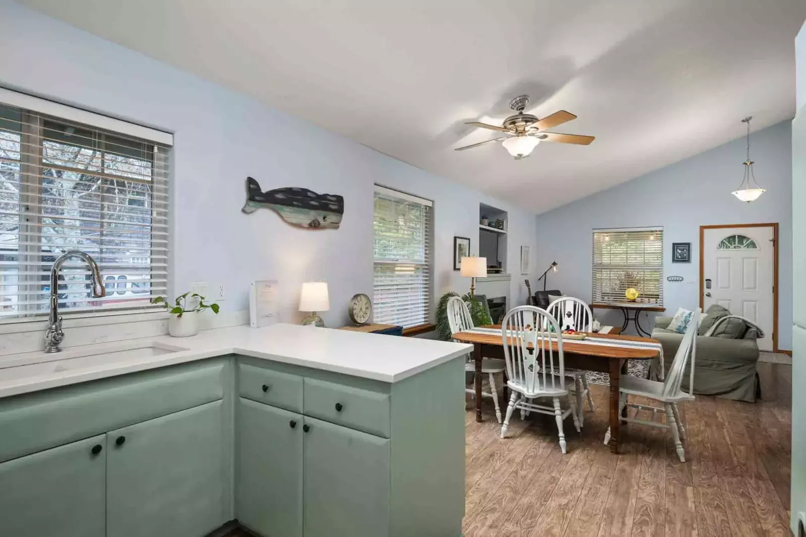 Rockaway Beach is a lovely town on the Oregon Coast. It has plenty of restaurants, long beaches, and natural wonders.