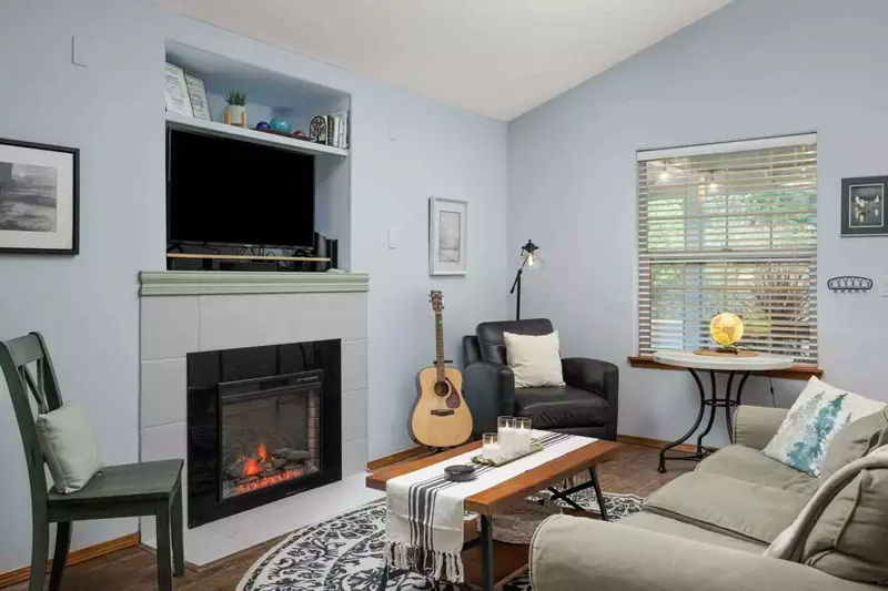 "Absolutely loved the kitchen and open concept. We had deer walk right past us while sitting on the porch. It was wonderful stay." - Maria