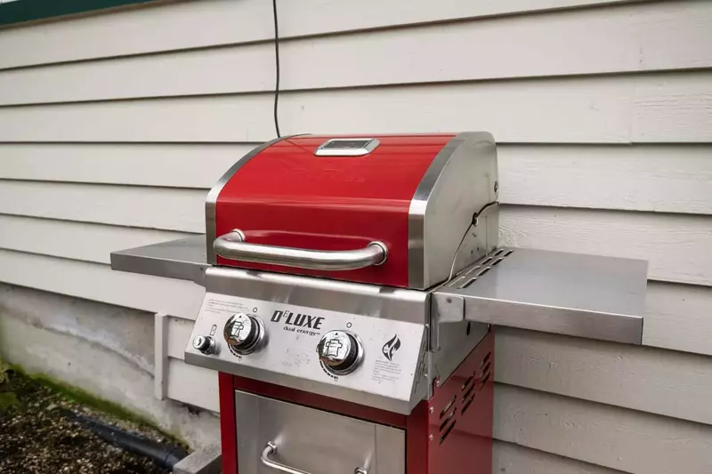 There a lots of great spots on the Oregon to purchase fresh local seafood. There are also plenty of spots to go fishing, crabbing, and clamming.