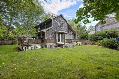 Stars, Stripes and Sand is an charming rental in the southern part of Neskowin, just below Neskowin Creek