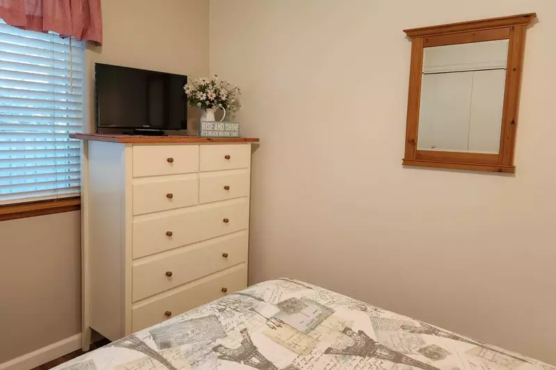 "Loads of sleeping options and super kid and pet friendly - while also being spotlessly clean. Easy walk to the beach" - Jen