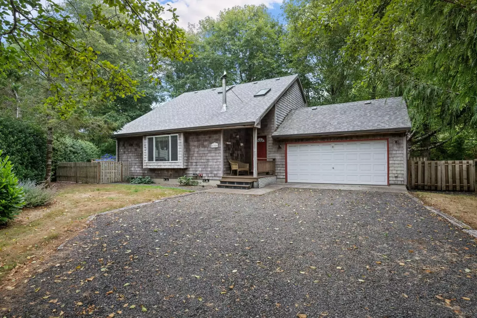 Neskowin is south Tillamook and north of Lincoln City. Use this rental as a base camp to explore the Oregon Coast.