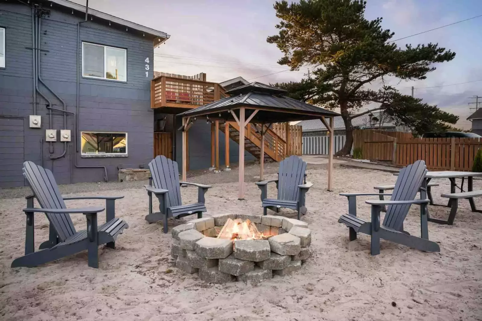 "Great access to the beach. Place was clean and bed was comfortable." - Shaune