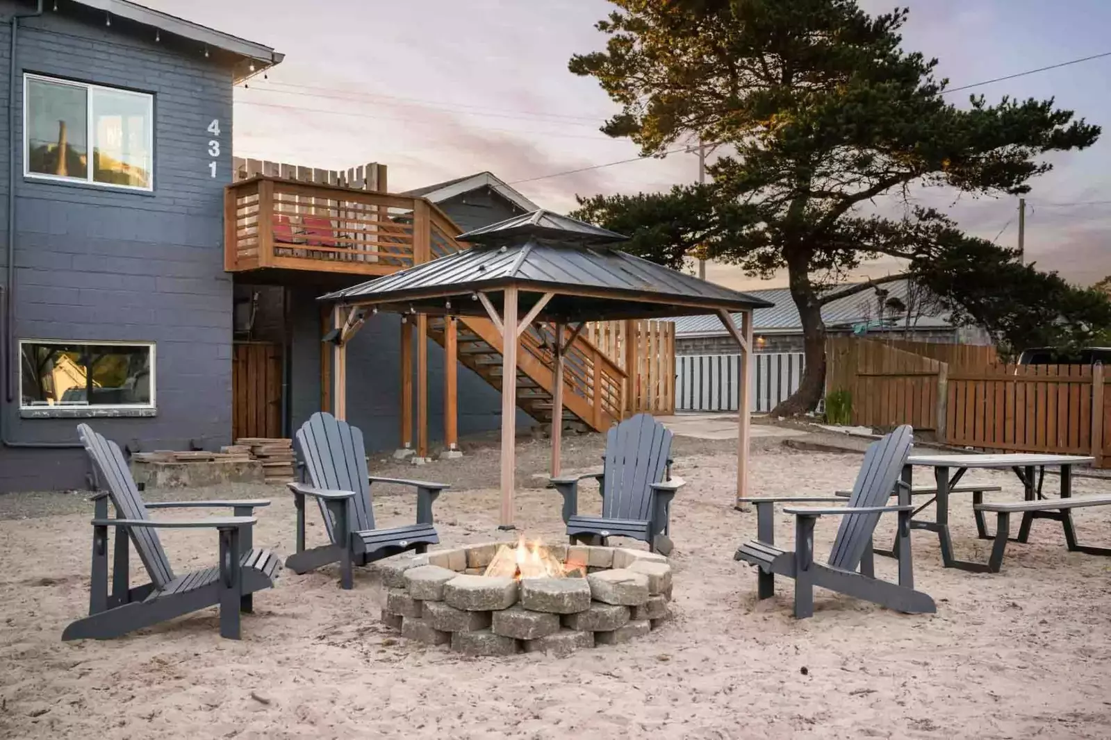 "Perfect location to walk to the beach and local spots!" - Tiniya