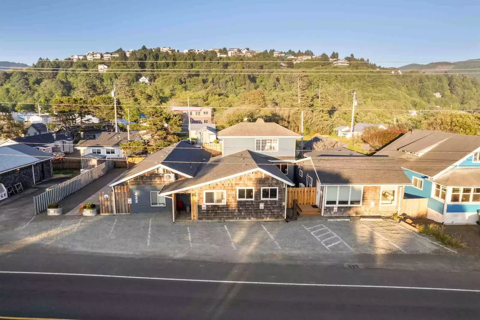 The rental is right on Highway 101 so guests have easy access to adventures.