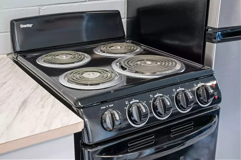 Cook delicious meals for breakfast, lunch, and dinner in this fully equipped kitchen. We suggest grabbing some seafood from a local market.