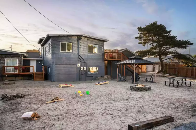 "Thank you so much for a beautiful stay in Rockaway! Would definitely stay again!!" - Angelina