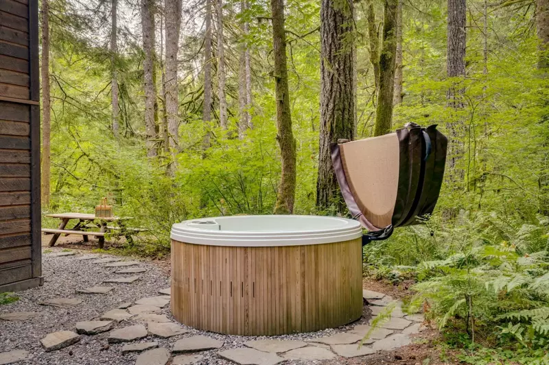 "We really loved the cabin and it's amazing amenities. Everything was top notch and we especially appreciated the fire pit and the hot tub." - Eric