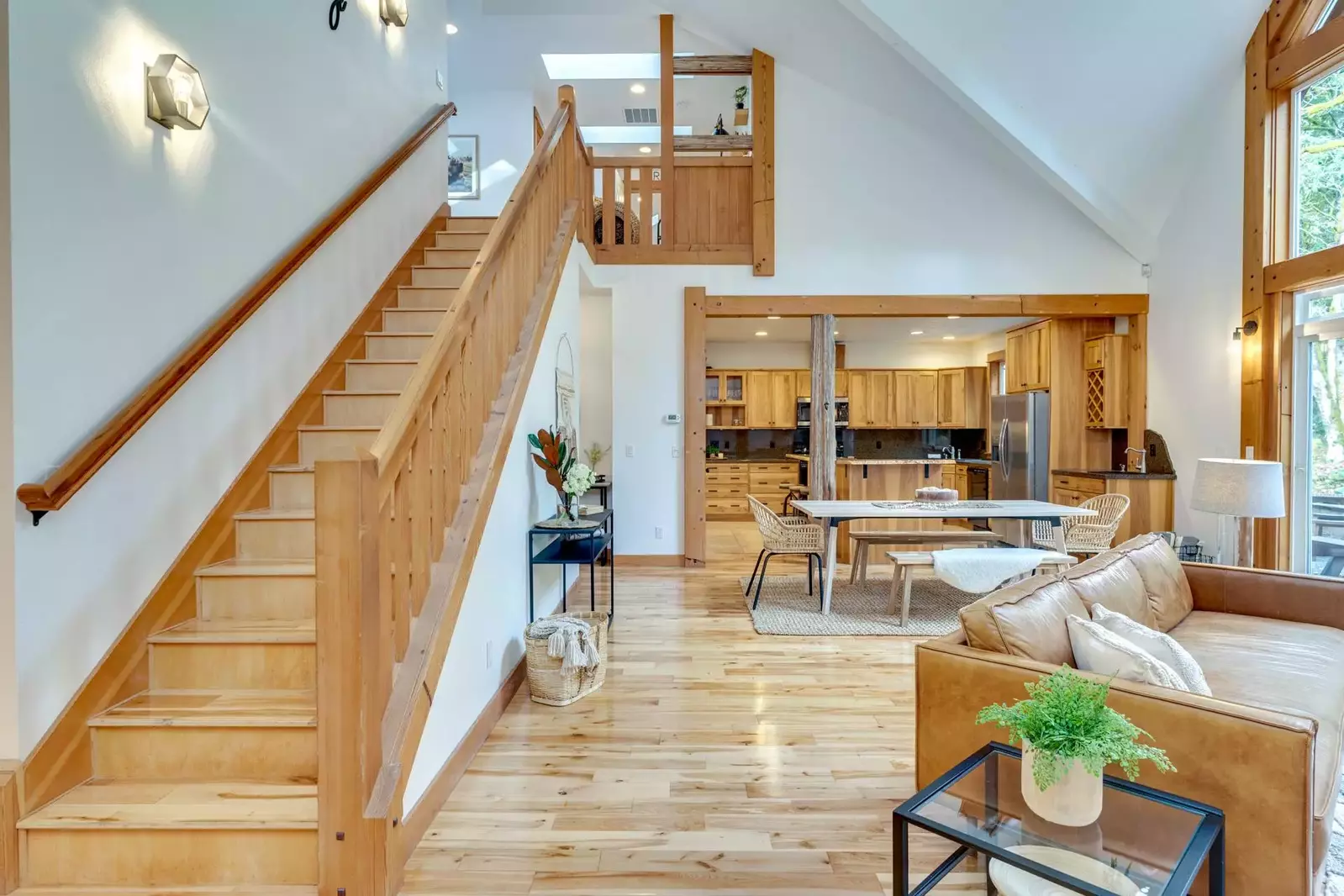 "Nice sized kitchen that was very functional for a large group. Would absolutely visit again." - Jessie