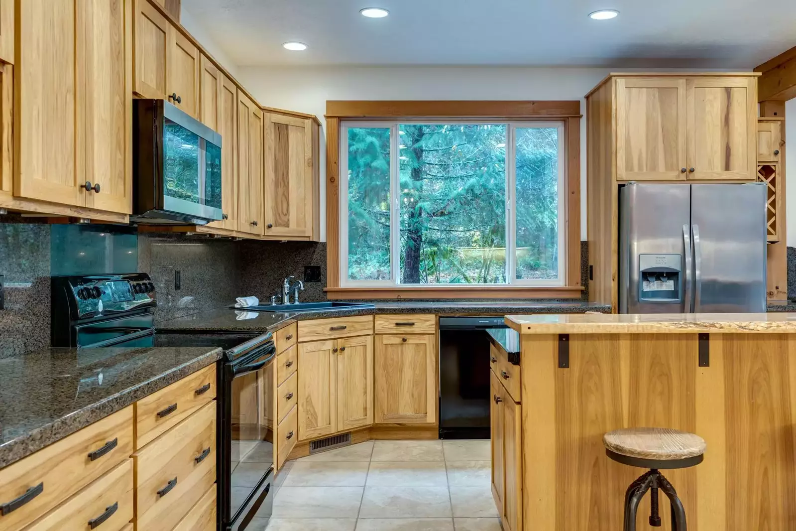 "We had a wonderful, peaceful stay. We decided to stay an extra night and they were able to quickly adjust our rental. Would come back!" - Erin