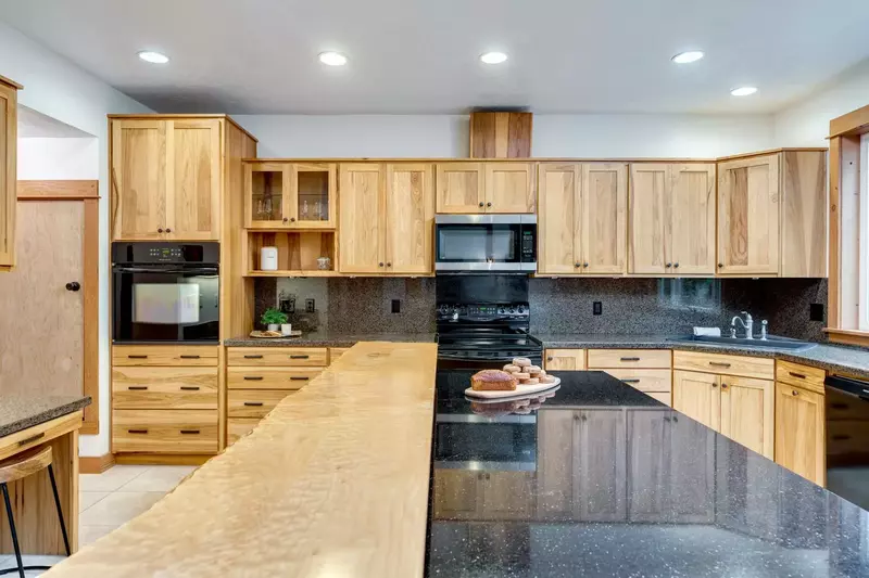 "Surroundings are quiet and peaceful felt right at home with all the amenities definitely recommend!" - Angelica