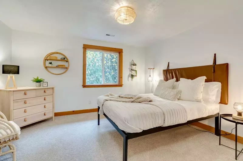 "Everyone who came or visited complimented how beautiful the place is and how they love the back yard! We will definitely be booking again"- Priscilla