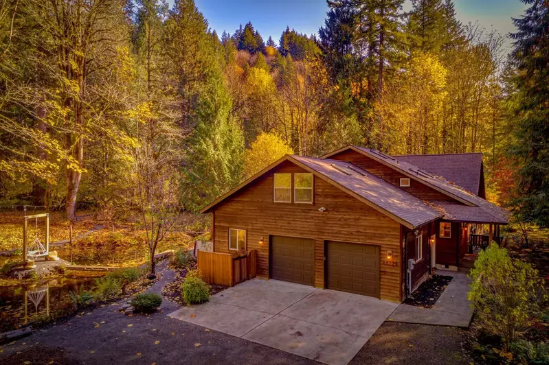 "Beautiful and private home, lovely views of a lushes forest." - Shaylin