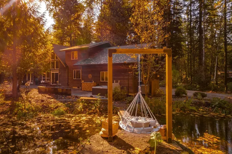 Brokenbridge Pond is unbelievably beautiful in every season. It will be hard to leave when you check out.