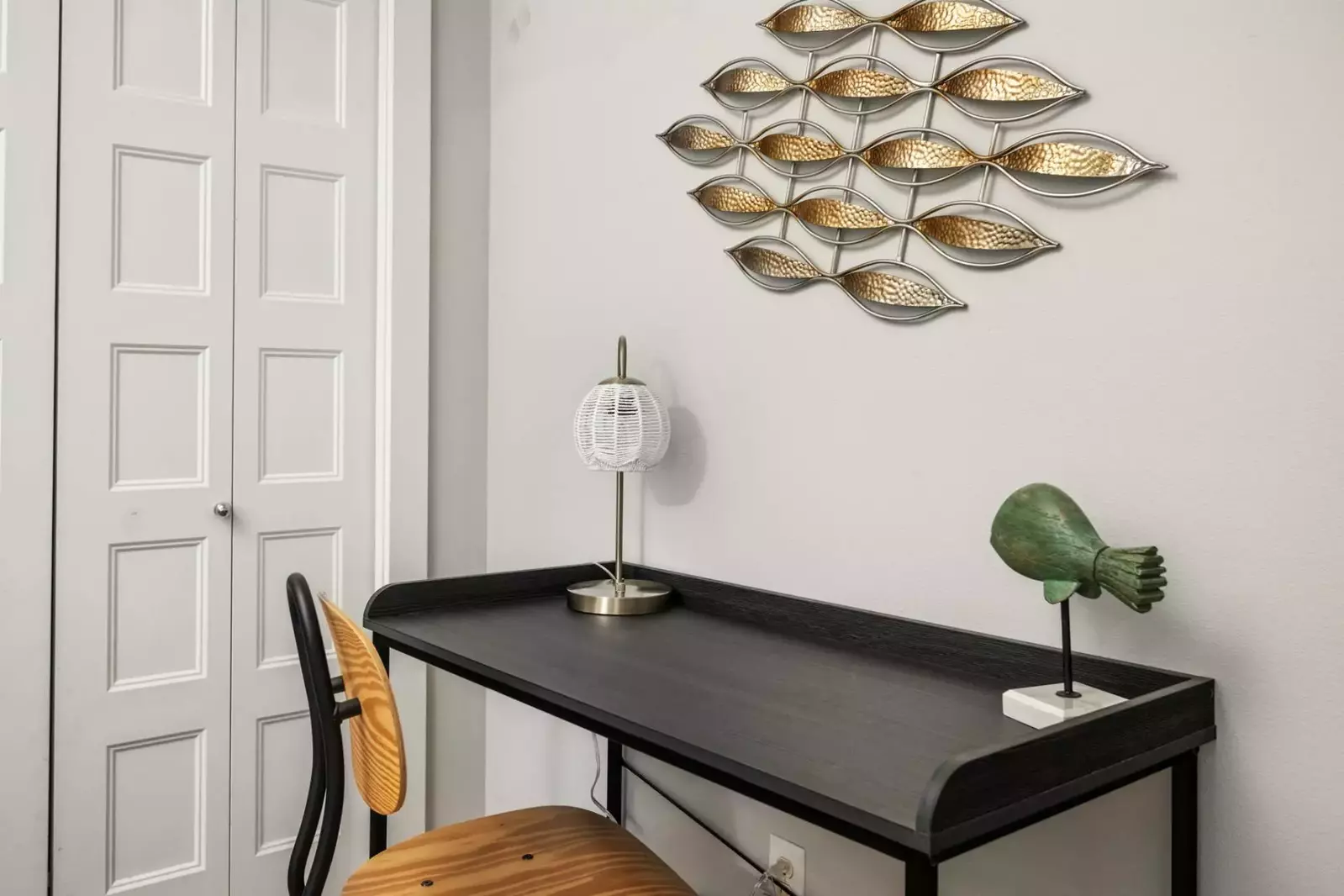 There are multiple spots where guests can set up home offices.