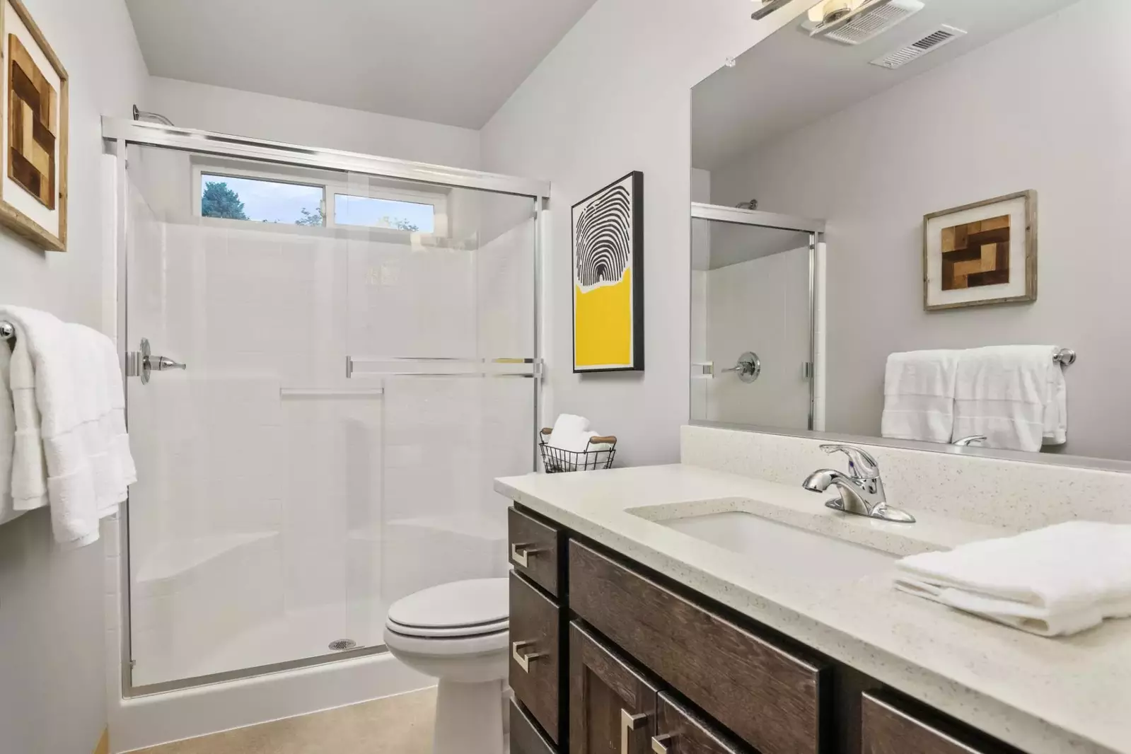 Oregon is full of natural wonders. Use this rental as a base camp to explore waterfalls, mountains, beaches, hot springs, and more!