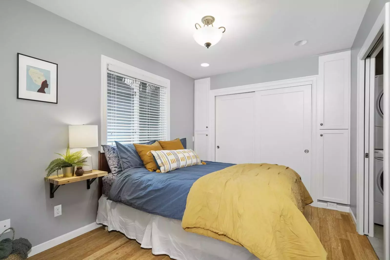 "The host was responsive, helpful and friendly. Not only will I stay here again, but I will recommend to friends and family as well." - Jessica