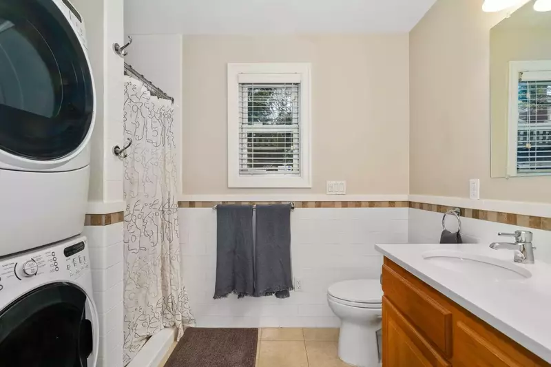 "Great place to stay while visiting Portland. The location in the Laurelhurst is close to great restaurants & unique shops" - John, Marty, and Ryan