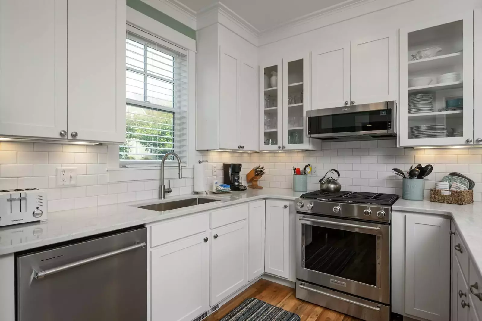 The kitchen at this rental is well stocked with up to date amenities. It is perfect to prepare a quick snack or a sumptuous feast!