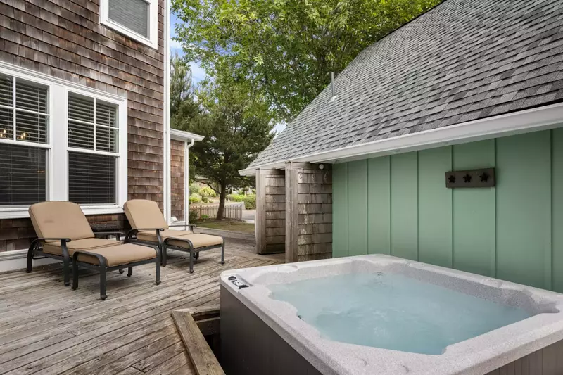 "The hot tub was clean and well maintained. Beautiful neighborhood, well taken care of. Short walk to the beach" - Whitney