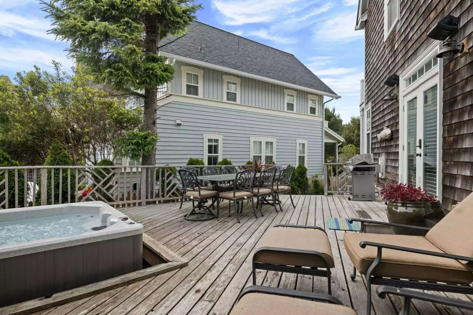 "The house is beautiful and it had everything we needed." - Megan