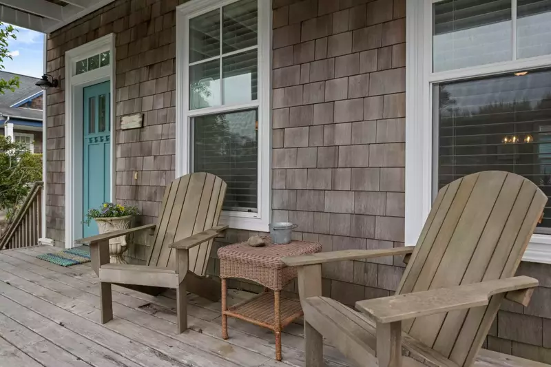 Lincoln City is south of Cannon Beach & Seaside and north of Newport. Use this rental as a base camp to explore the Oregon Coast.