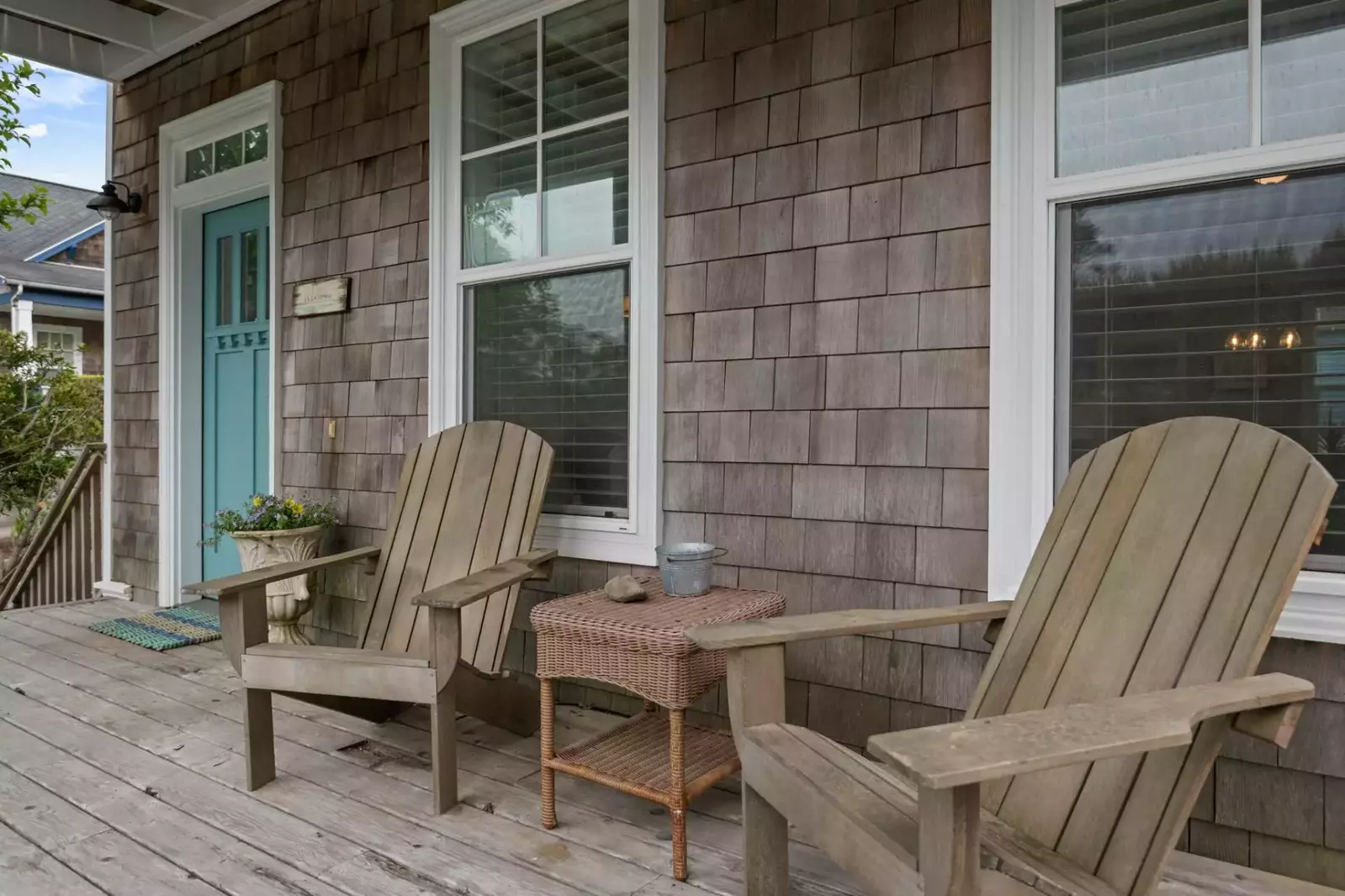 Lincoln City is south of Cannon Beach & Seaside and north of Newport. Use this rental as a base camp to explore the Oregon Coast.