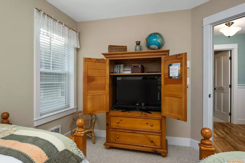 "Beautiful home in the cutest neighborhood with many amenities to enjoy! Close walk to beach, coffee shop, restaurants, and more! " - Heather