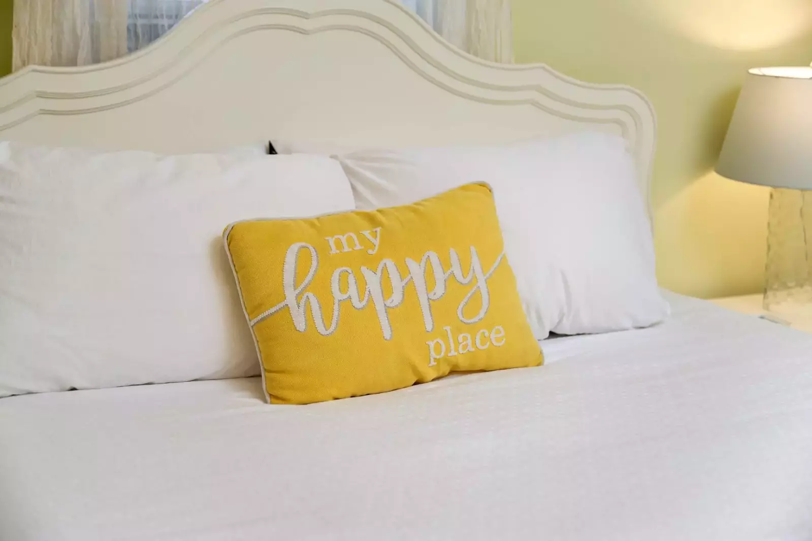 "Bedroom over garage was great, roomier than I expected it to be. Hosts were responsive to questions." - Julie