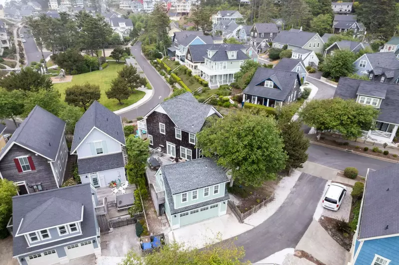 Lincoln City is just north of Depoe Bay, the whale watching capital of Oregon. Spend and afternoon there looking for these gentle giants.