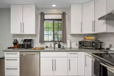 Cook delicious meals for breakfast, lunch, and dinner in this fully equipped kitchen. We suggest grabbing some ingredients from a local farm.