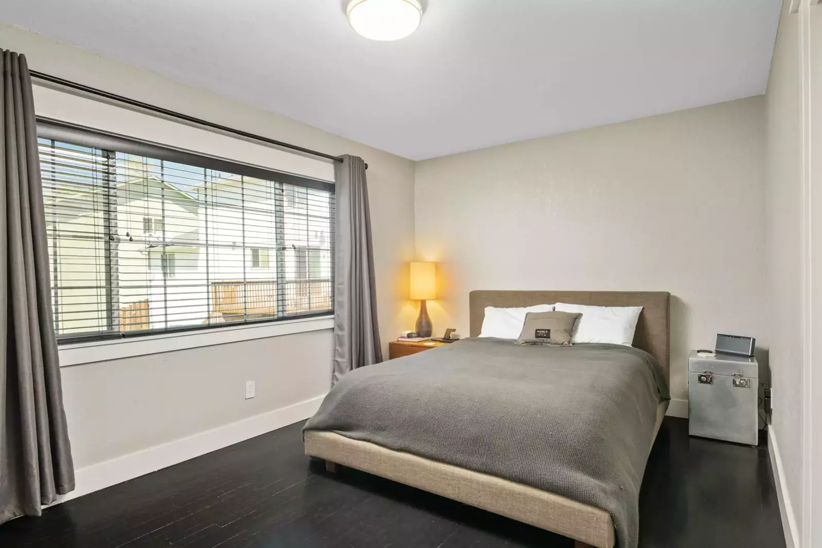 East Tabor Escape has two excellent queen beds.