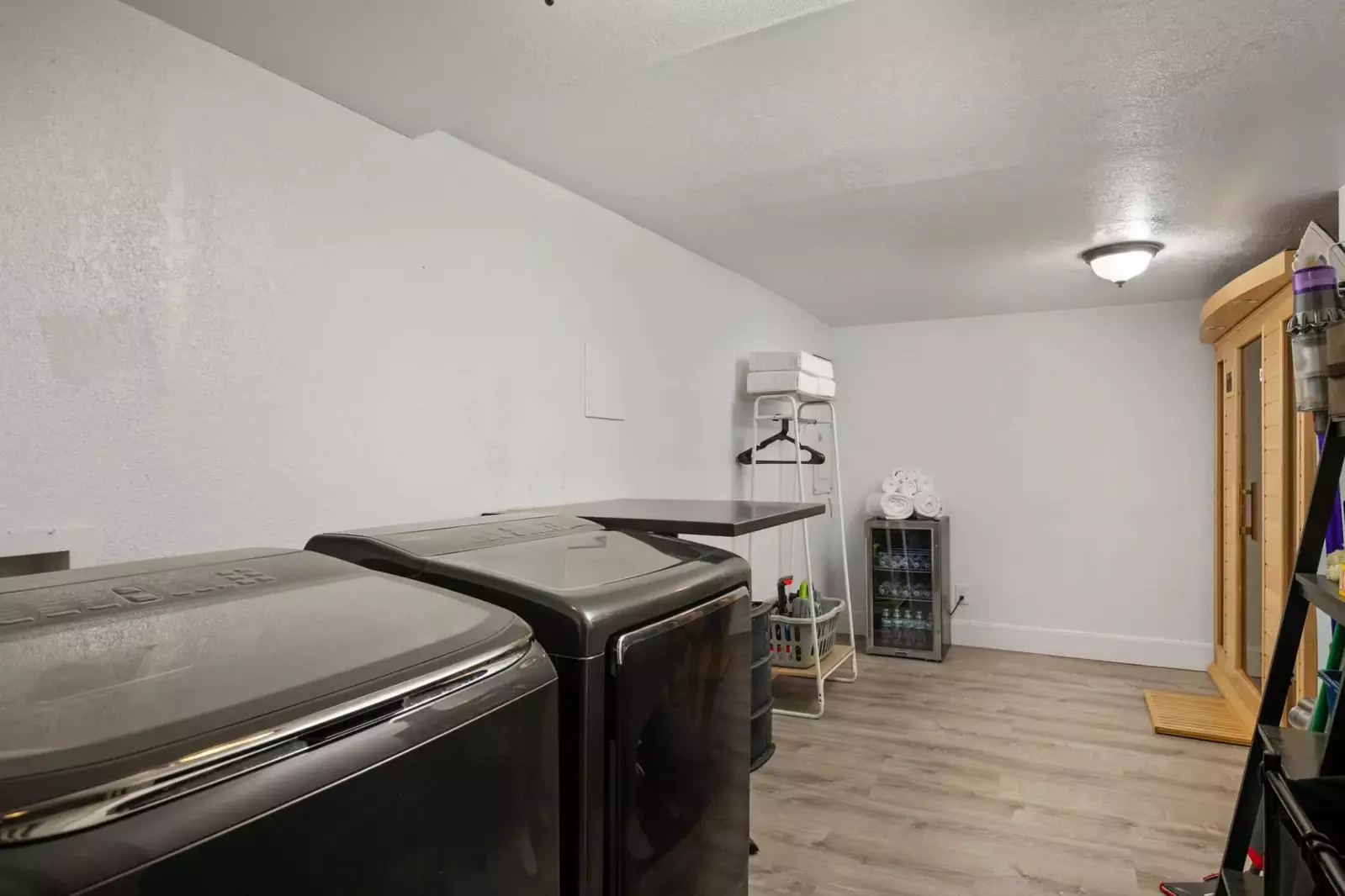 This rental has an up to date washing machine and dryer for guest use.