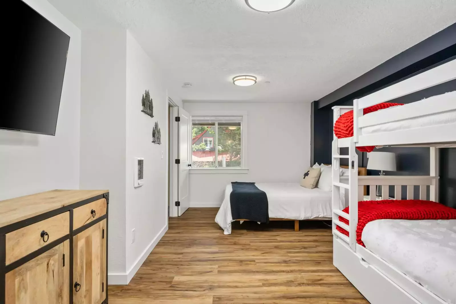 "It was the perfect stay for our group. The house was packed with supplies and had ample space for everyone. We would love to stay again!" - Liam